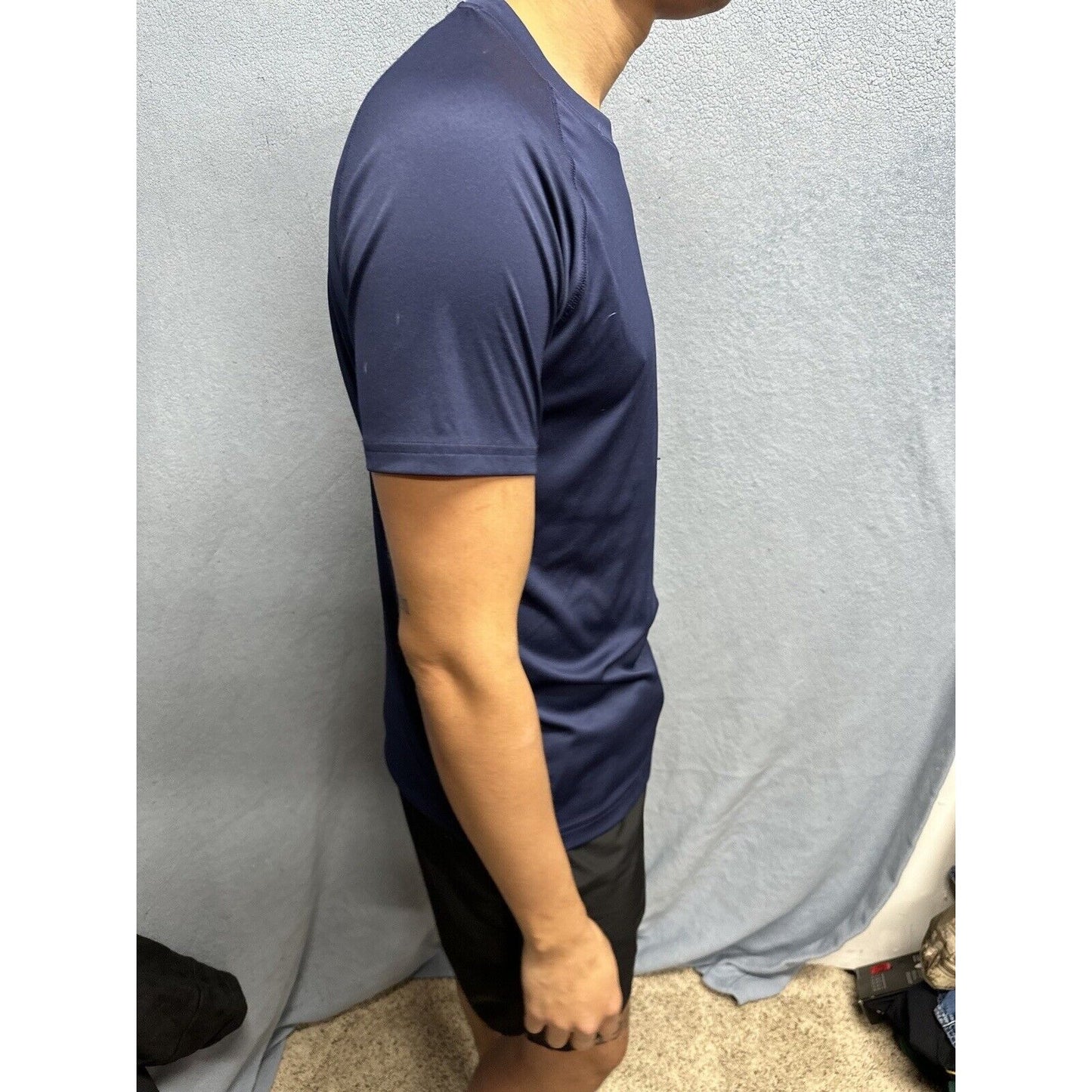 Men’s Dark Blue Small Loose Under Armour Heatgear Short Sleeve Athletic Tshirt
