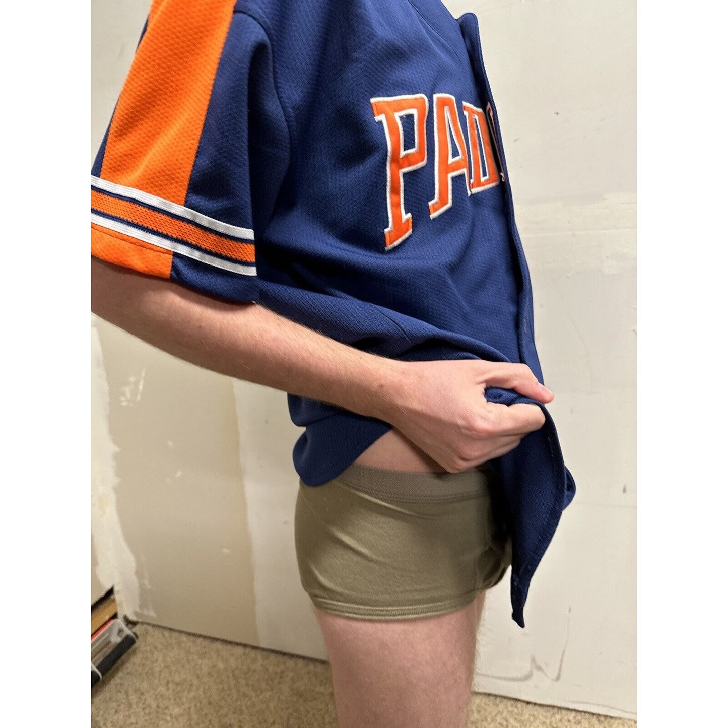 san diego padres genuine merchandise by starter fits like a medium jersey