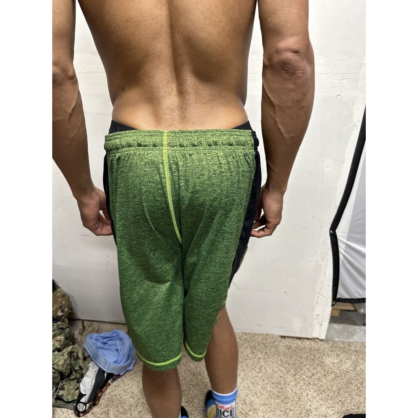 Men’s Green Large Under Armour Athletic Shorts
