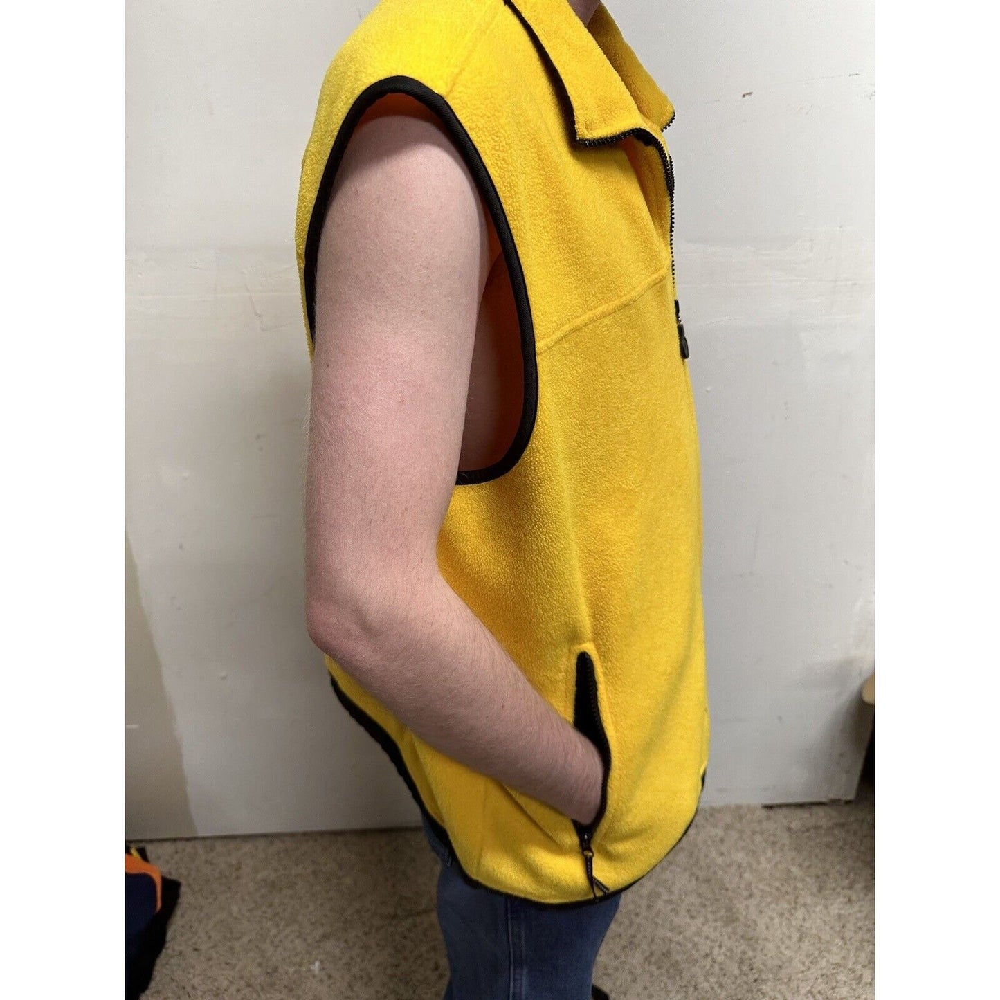 men’s XL prospirit yellow zip up sleeveless vest