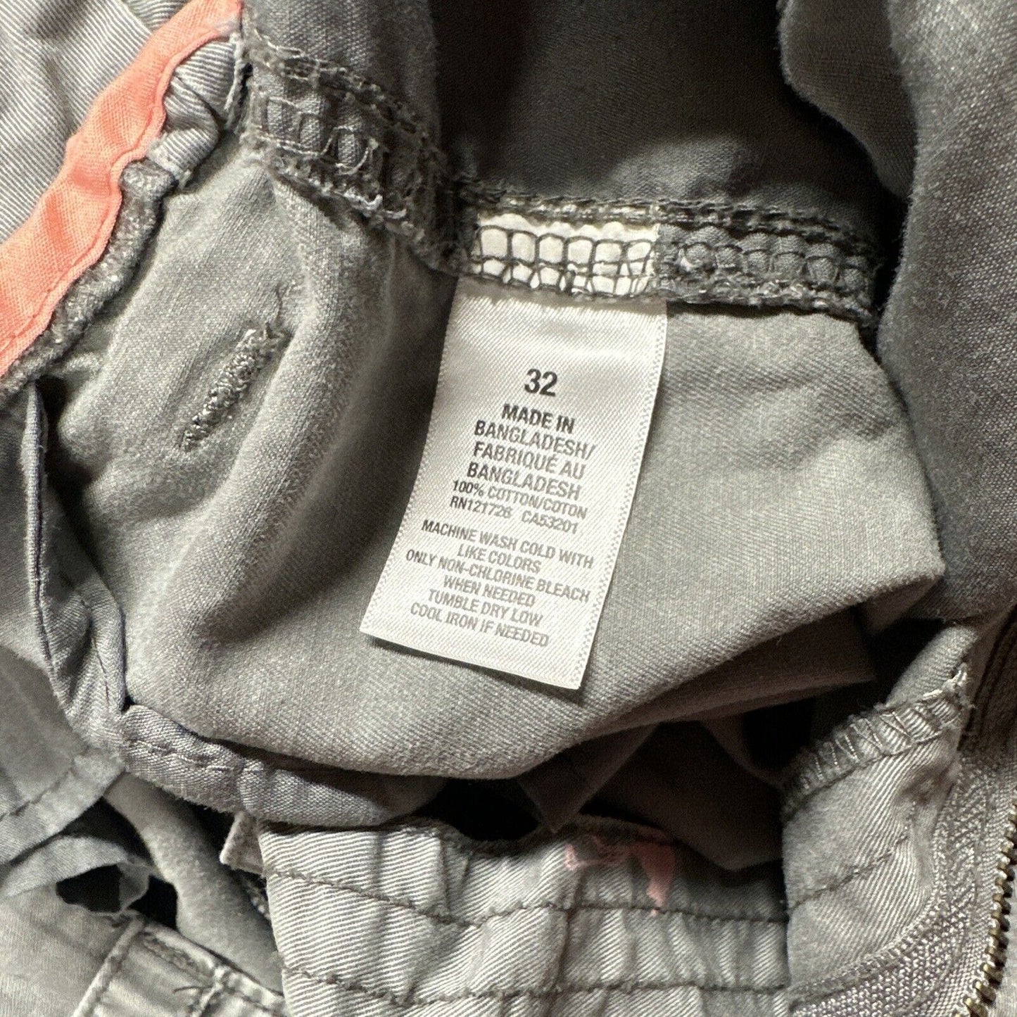 Men’s Gray Flamingo Aeropostale Shorts Size 32