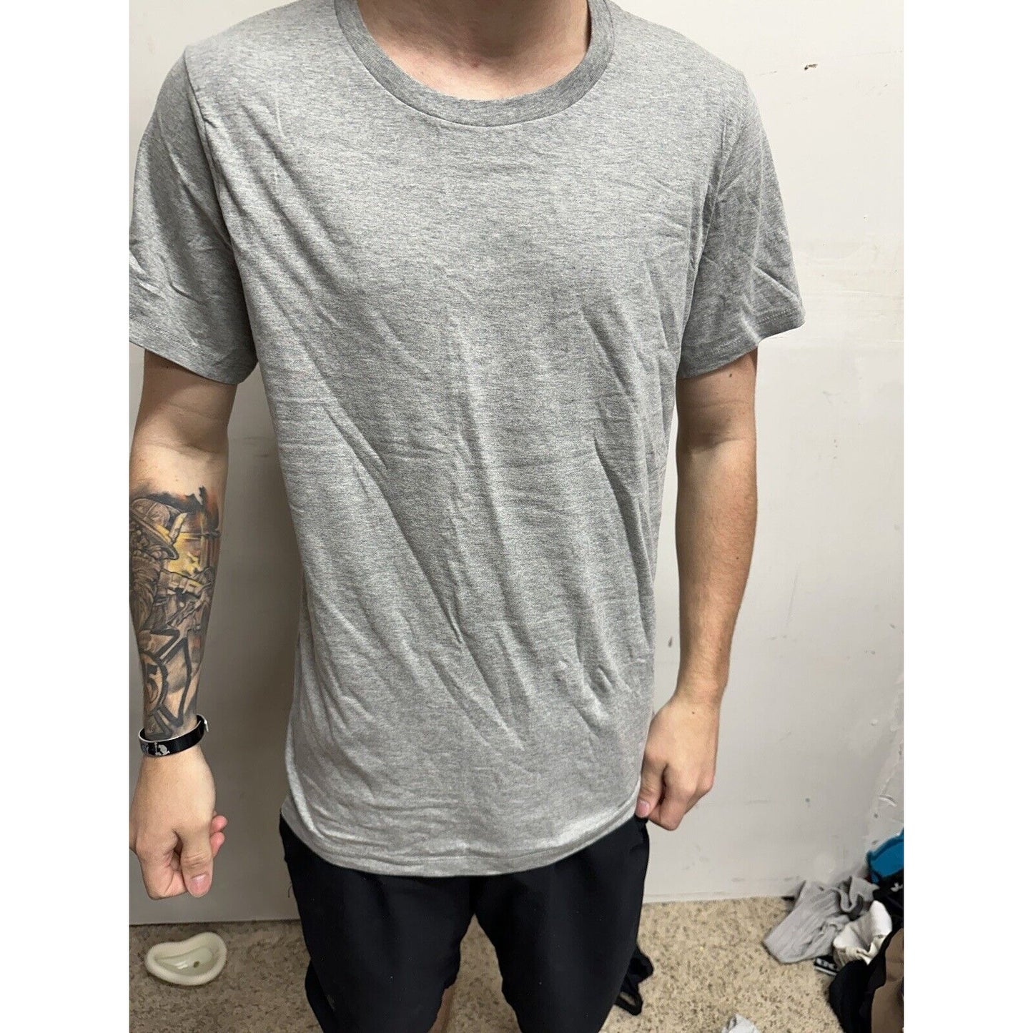 Men’s Gray Small Calvin Klein Classic Fit Tshirt