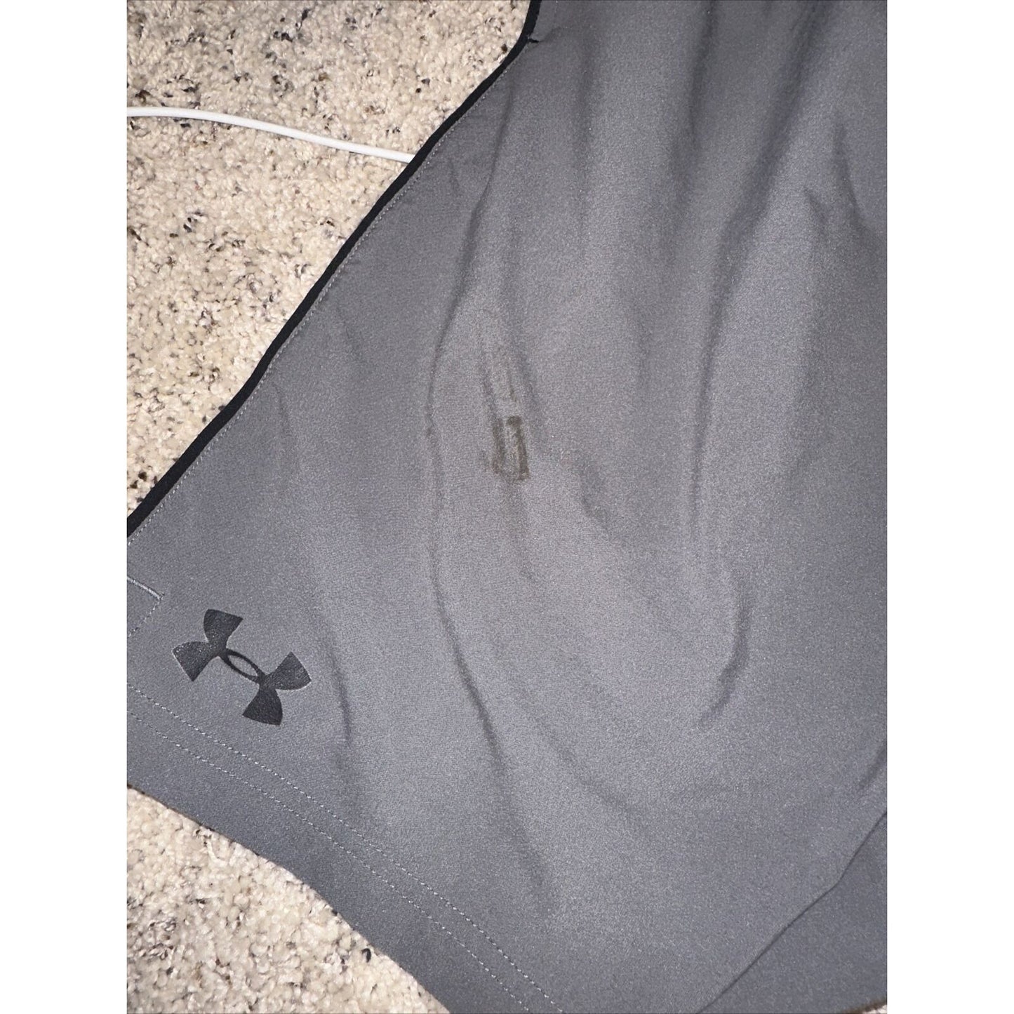 Men’s Large Under Armour Gray Shorts With Pockets Athletic
