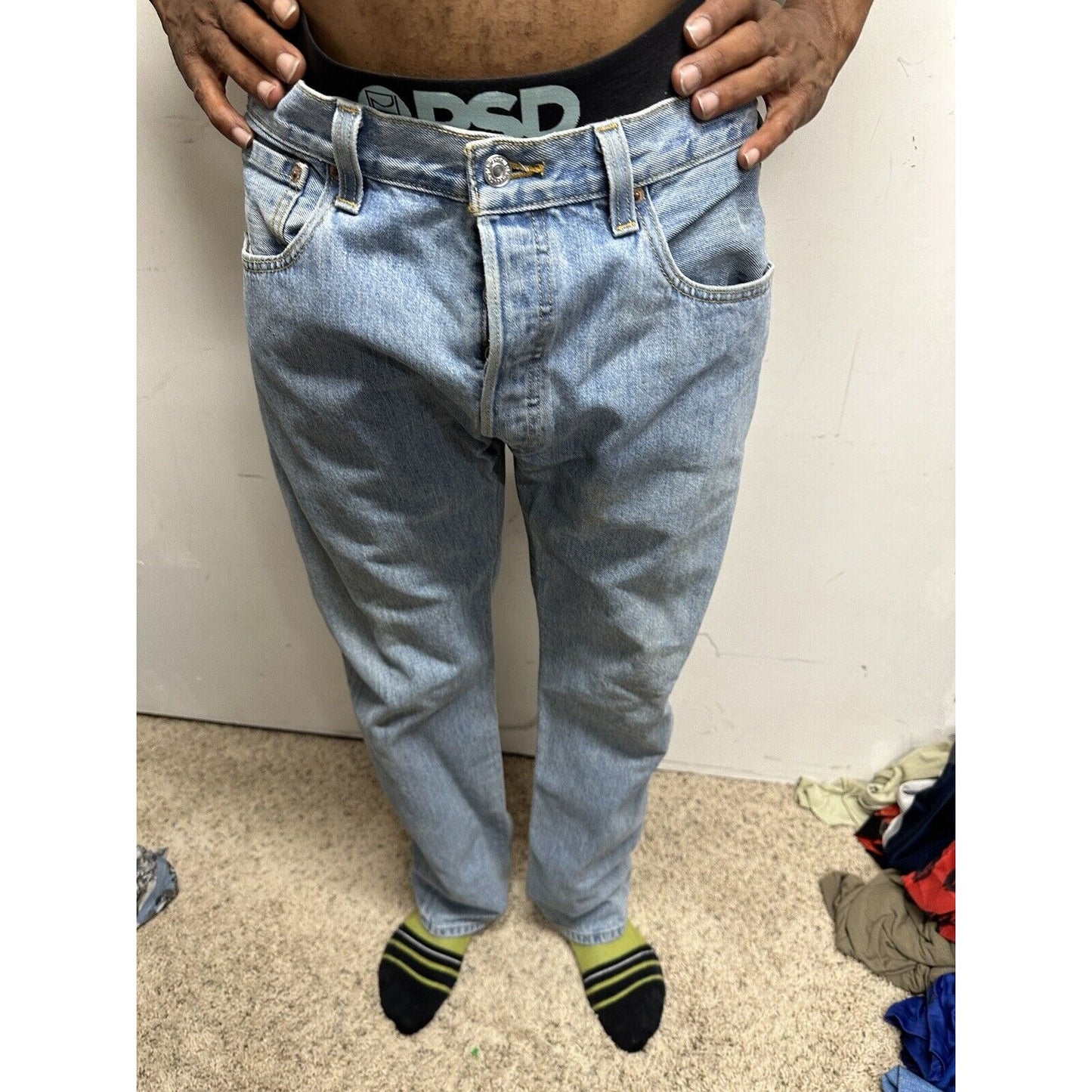 Men’s Blue 501 Levi’s Button Fly Jeans 34 X 32