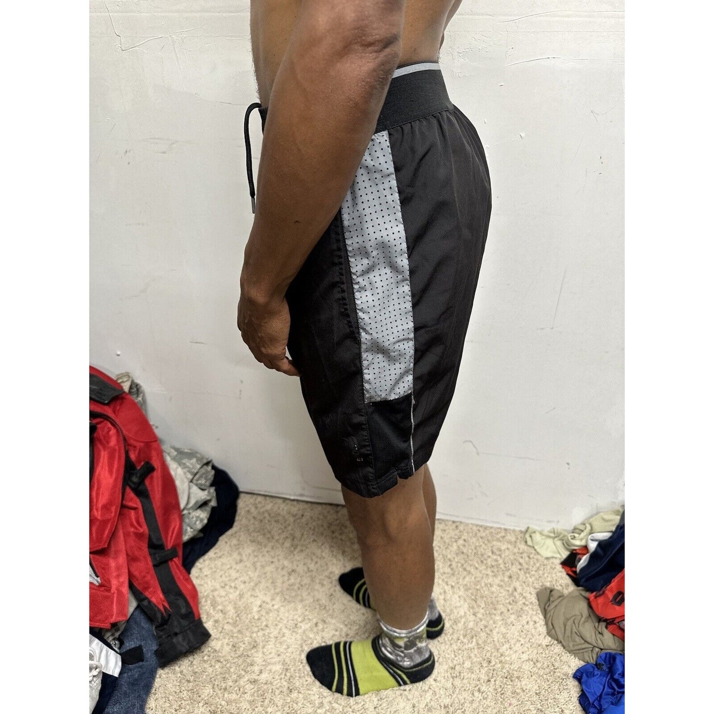 Reebok Black Small Athletic Shorts With Pockets