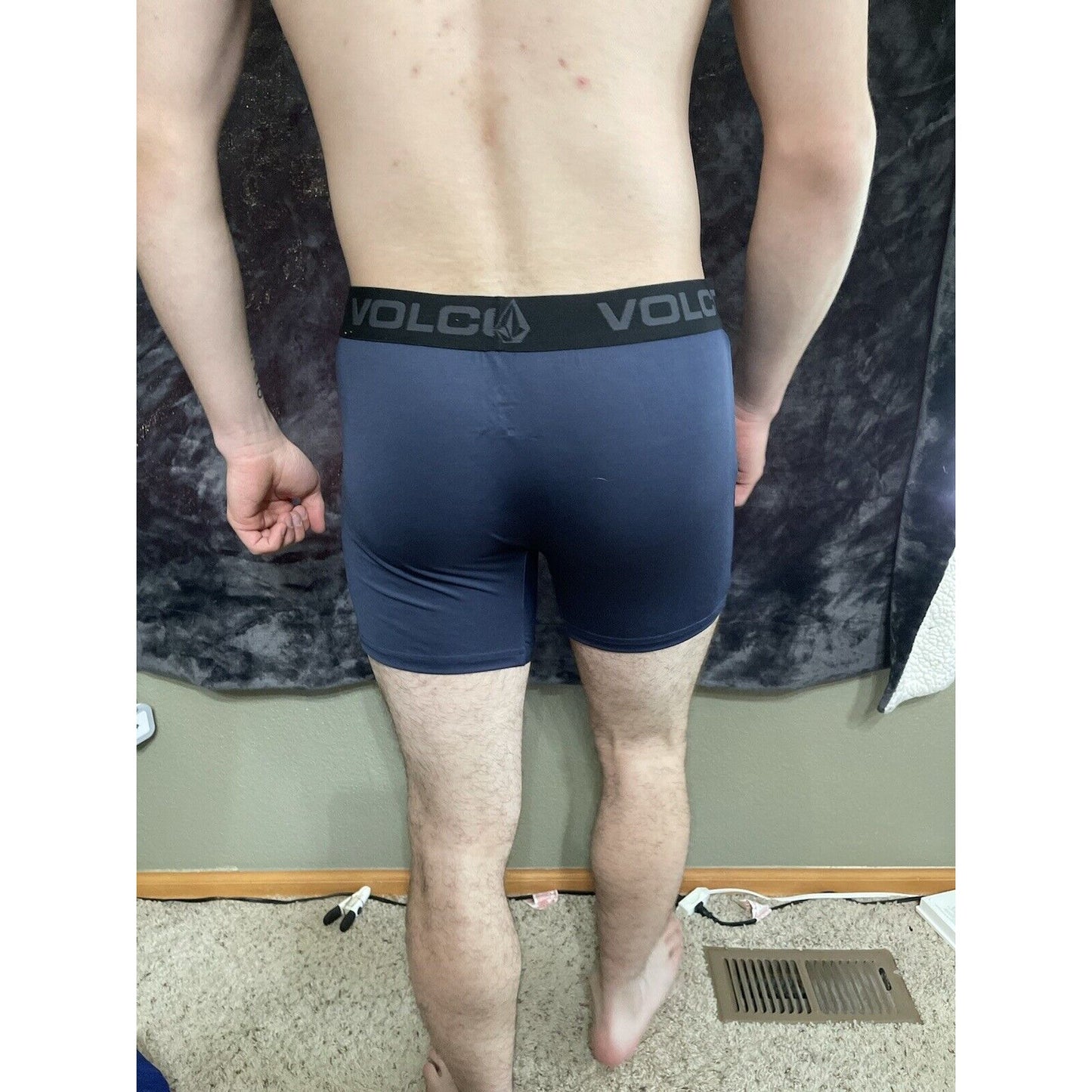 Men’s Large Volcom Dark Blue 10% Spandex Compression Shorts