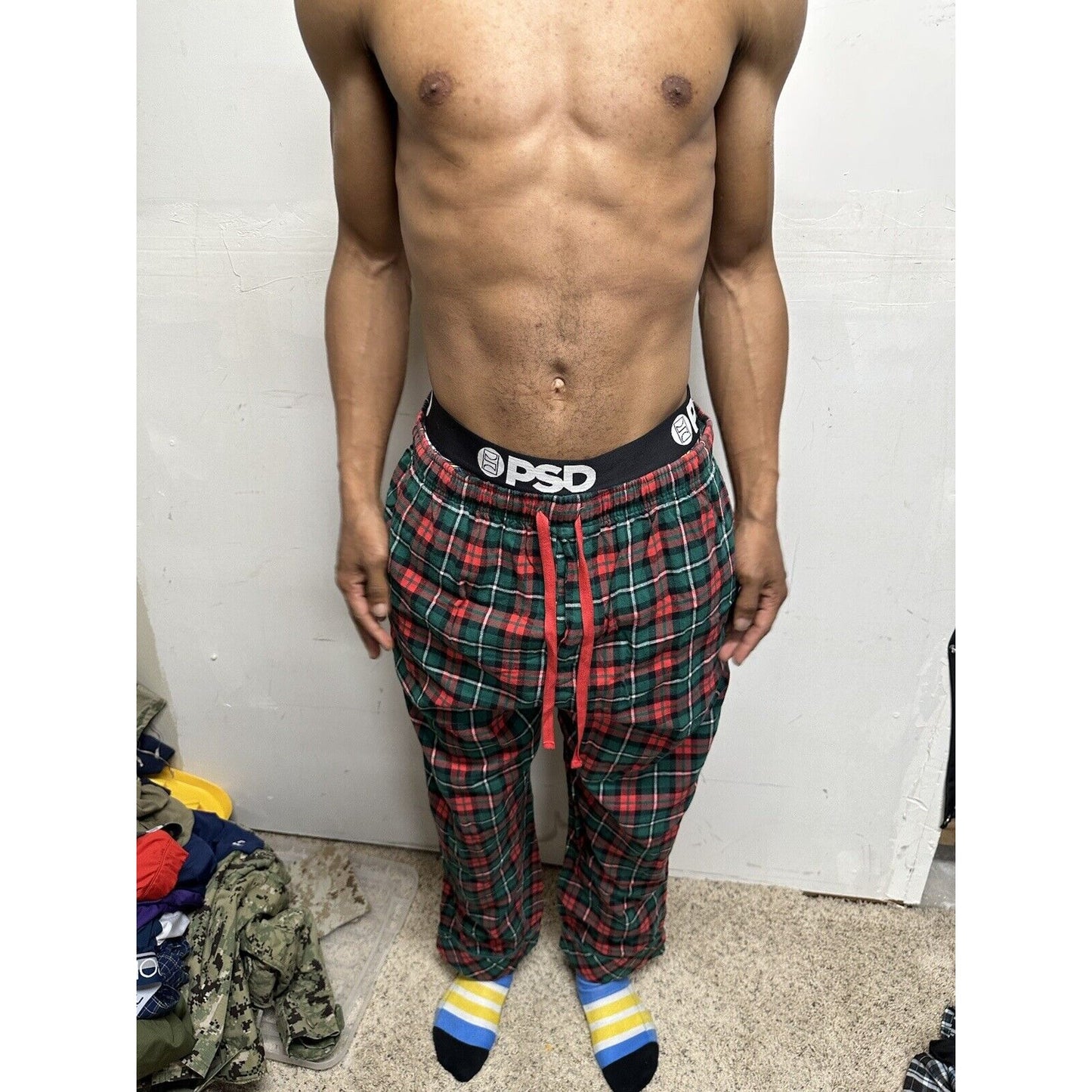 Men’s Red And Green Plaid Pajamgram Large Lounge Pants Pajamas