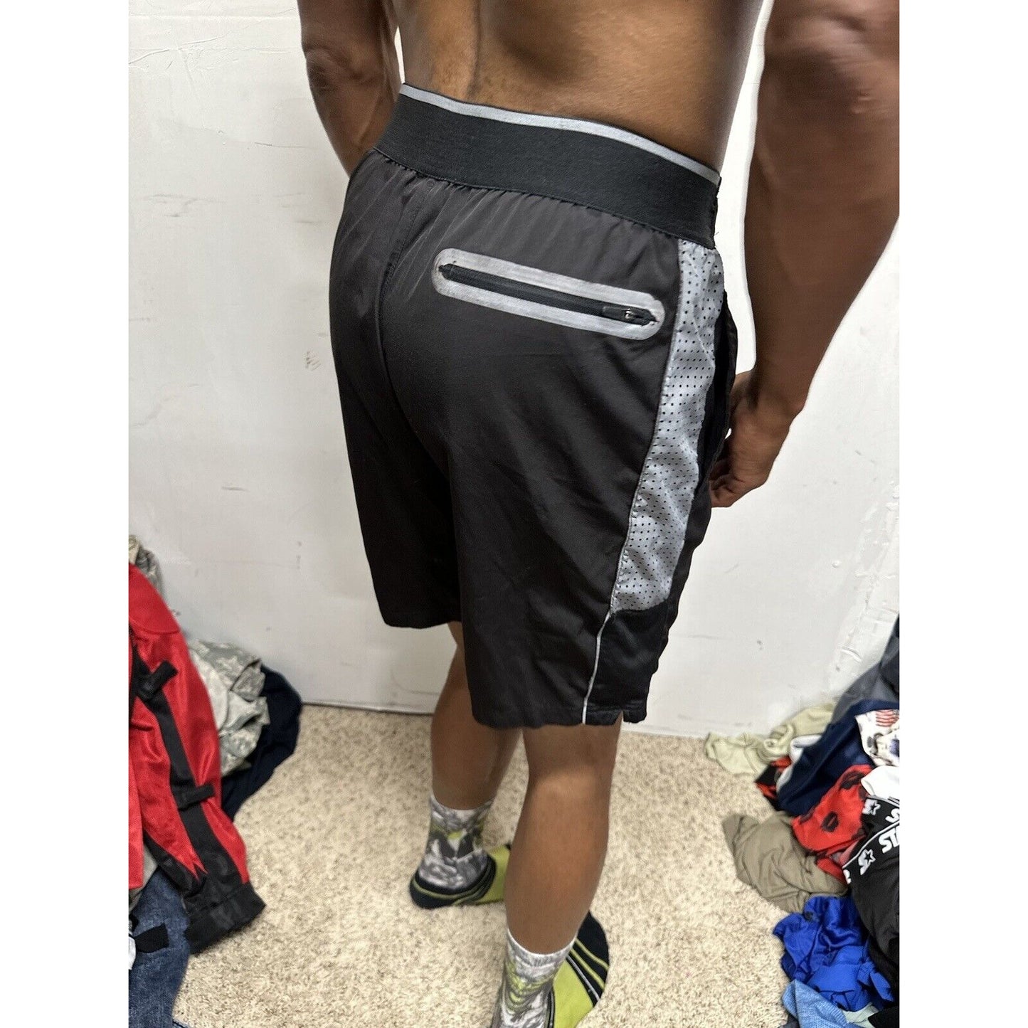 Reebok Black Small Athletic Shorts With Pockets