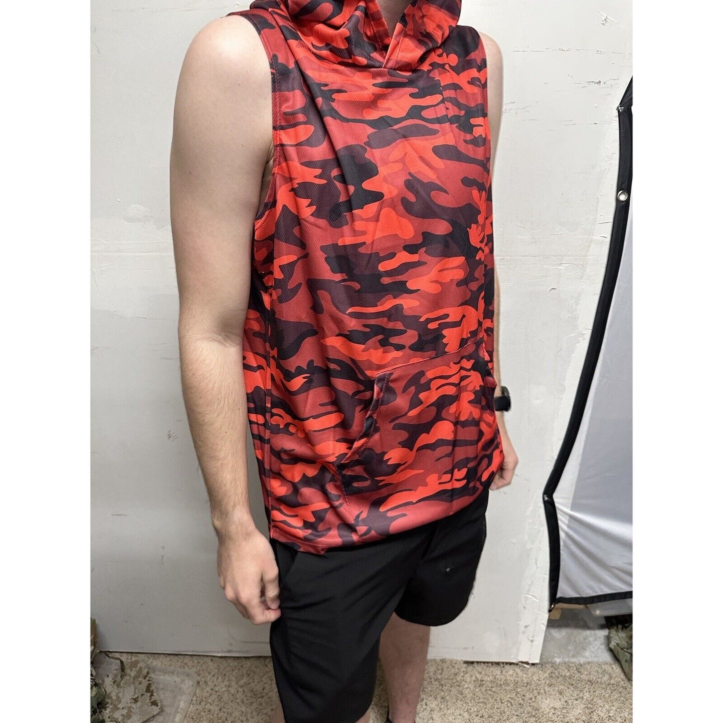 Men’s Red Camo Muscle Pull Over Hoodie Large