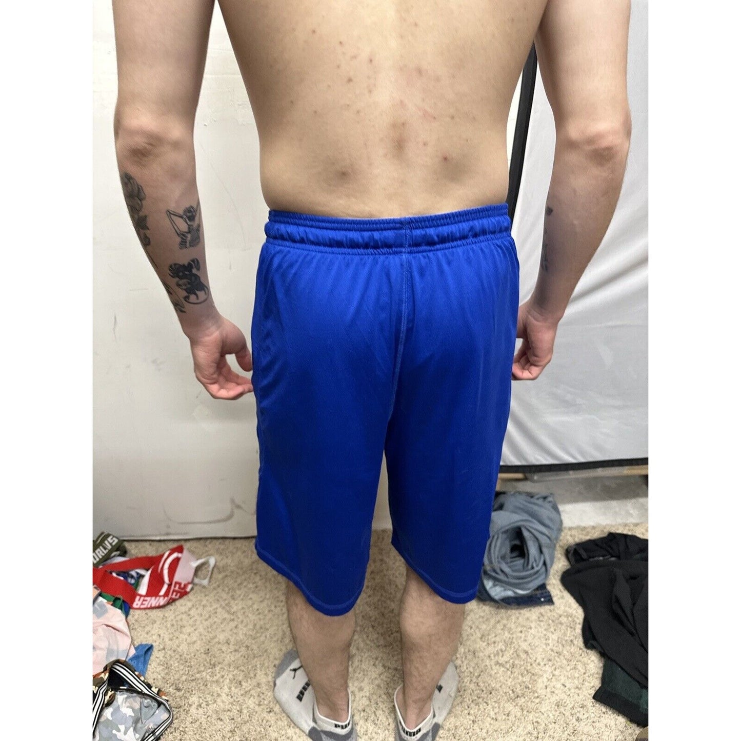 Men’s Medium Royal Blue Under Armour Athletic Shorts