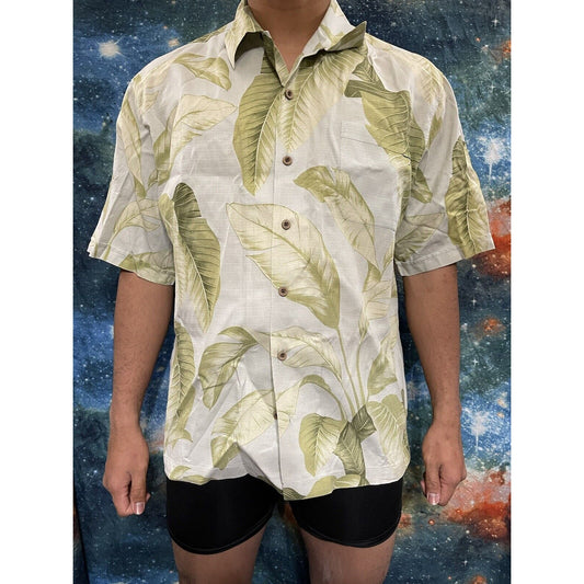 Jamaica Jaxx Men Size L Hawaiian Aloha Shirt Silk Green Leaves print on it 2702