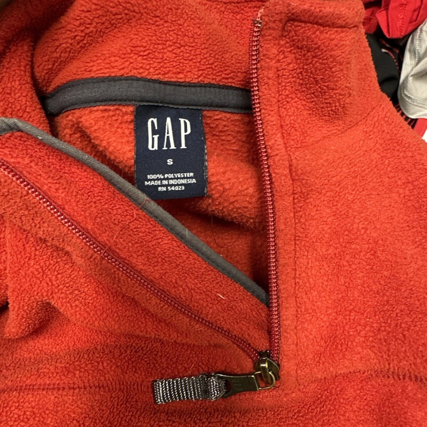Men’s Red Small 1/4 Zip Gap Pullover Jacket