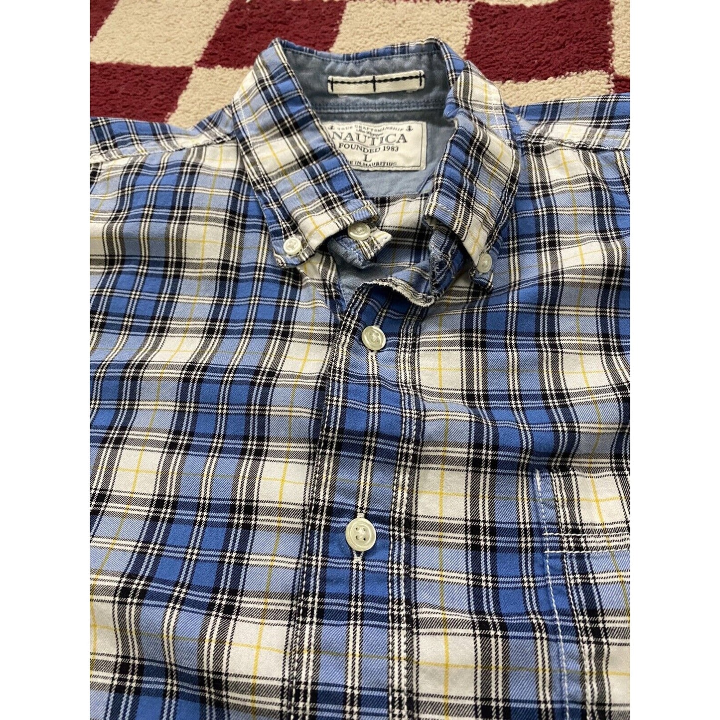 NAUTICA Blue And White Plaid Short Sleeves Button-down shirt Men’s Large