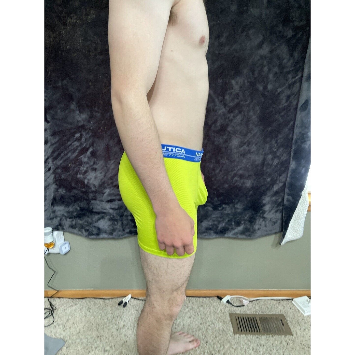 Men’s Large Neon Yellow Nautica 7% Spandex Compression Shorts New