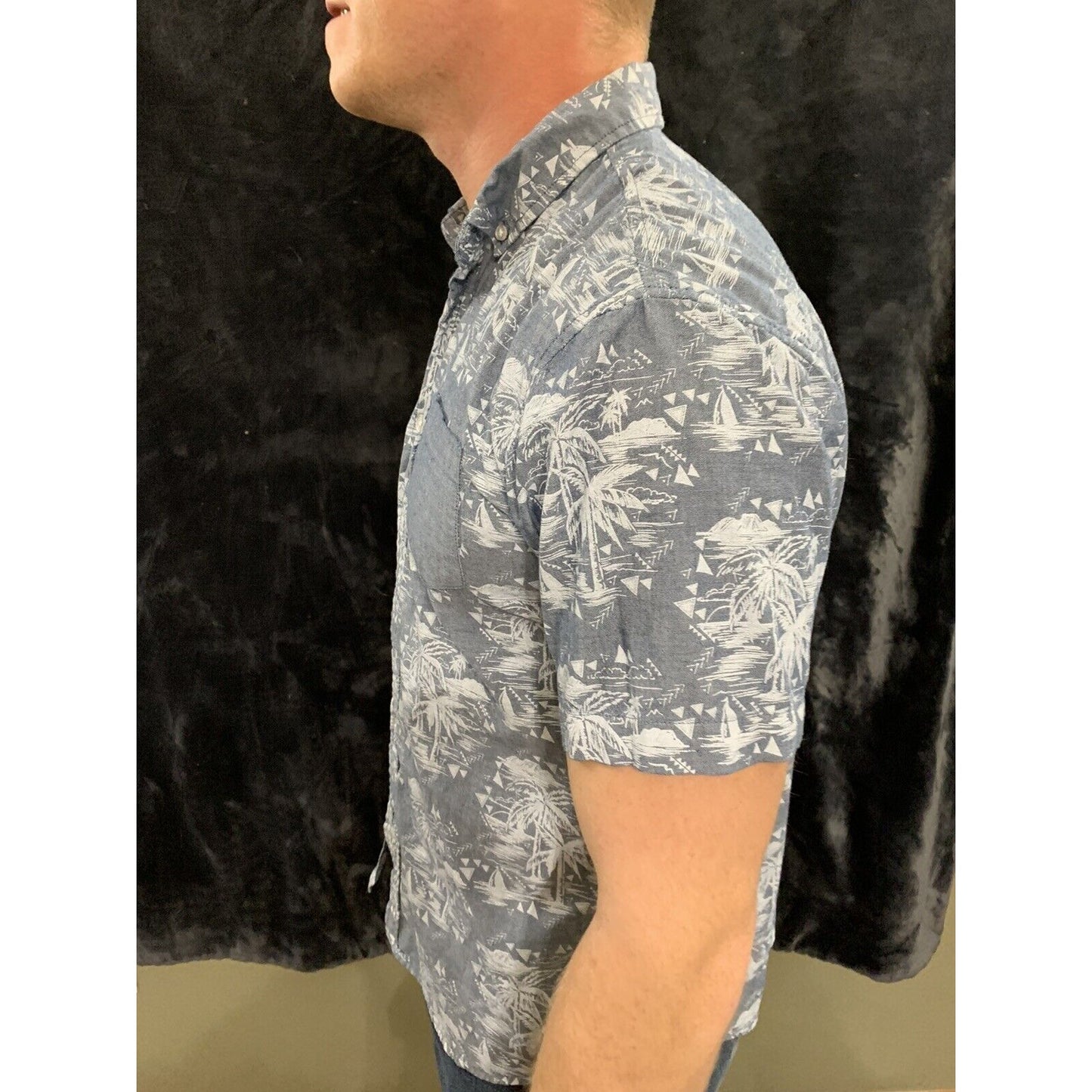 Retrofit Brand Button-up Shirt, Blue Sz Medium - Tropical / Hawaiian Pattern