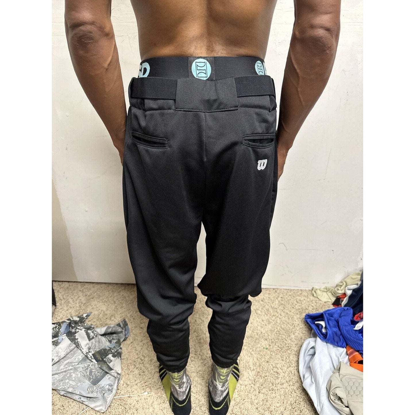Men’s Wilson XL Black Baseball Pants With Belt