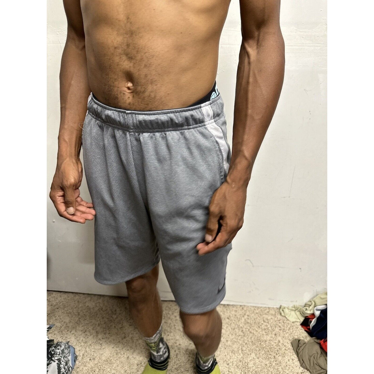 Men’s Nike Small Gray With Pockets Athletic Shorts Dri Fit