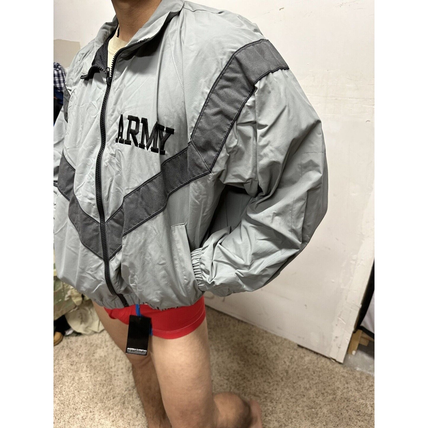 Men’s Army Medium Short Jacket Physical Fitness Uniform Full Zip Gray
