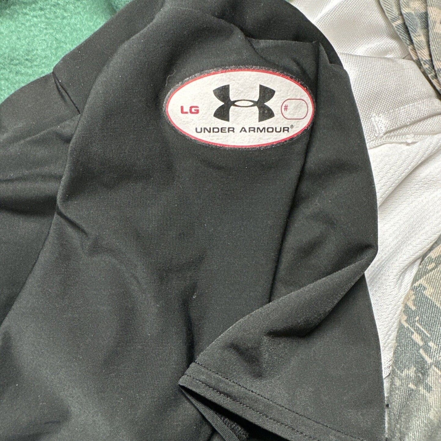 Men’s Black Under Armour Muscle Shirt Athletic Tank Large