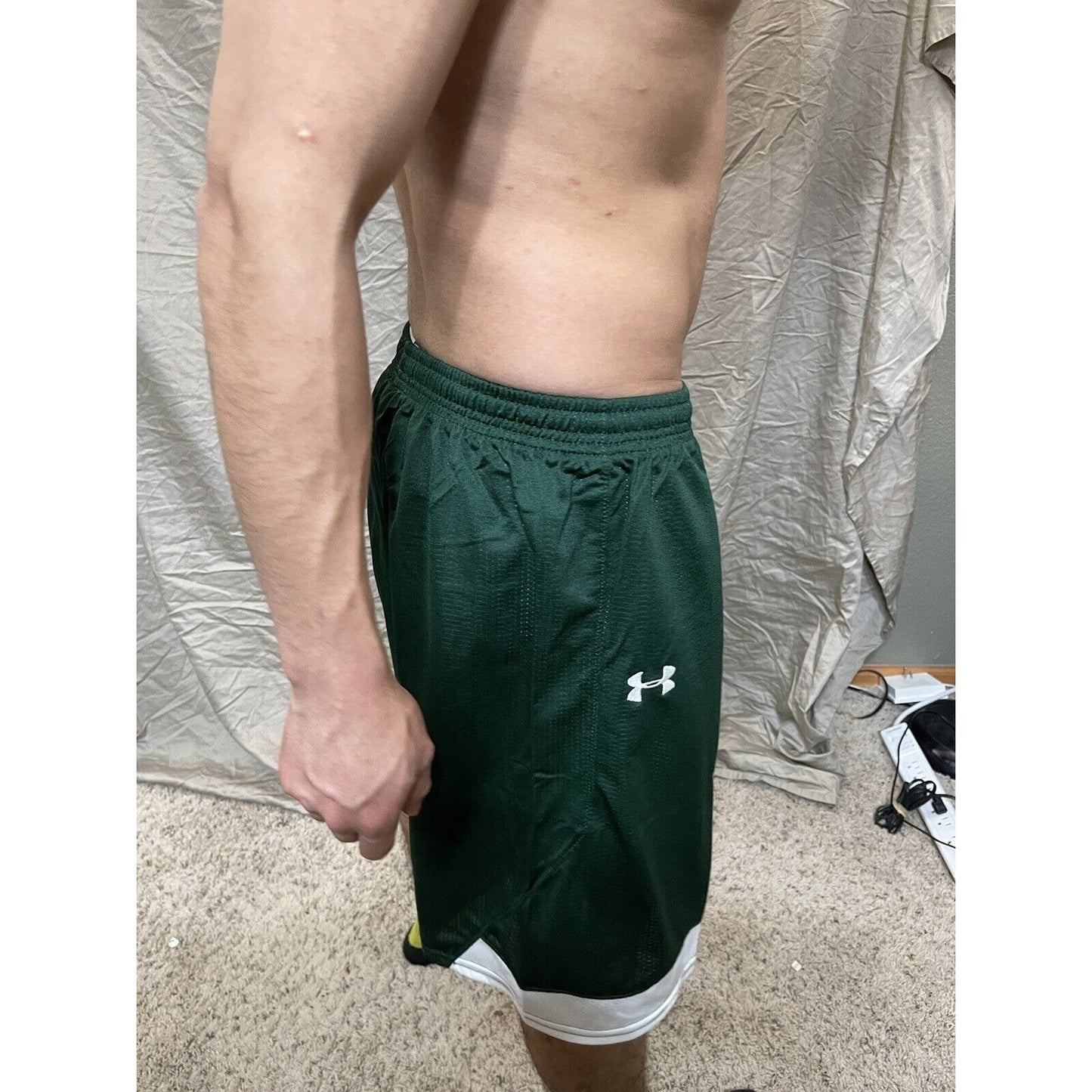 Boy's under armour Youth XL Deep Green Lacrosse style shorts no pockets