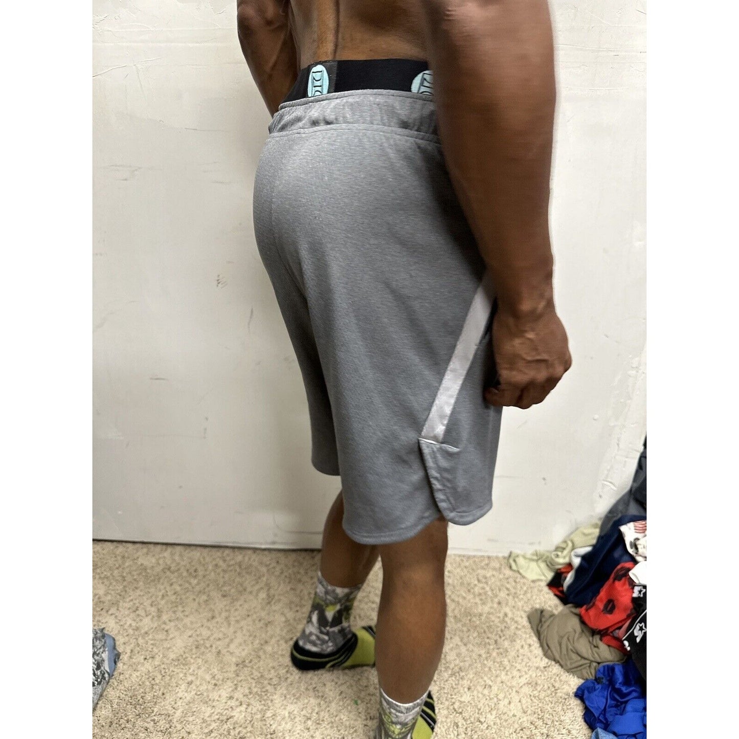Men’s Nike Small Gray With Pockets Athletic Shorts Dri Fit