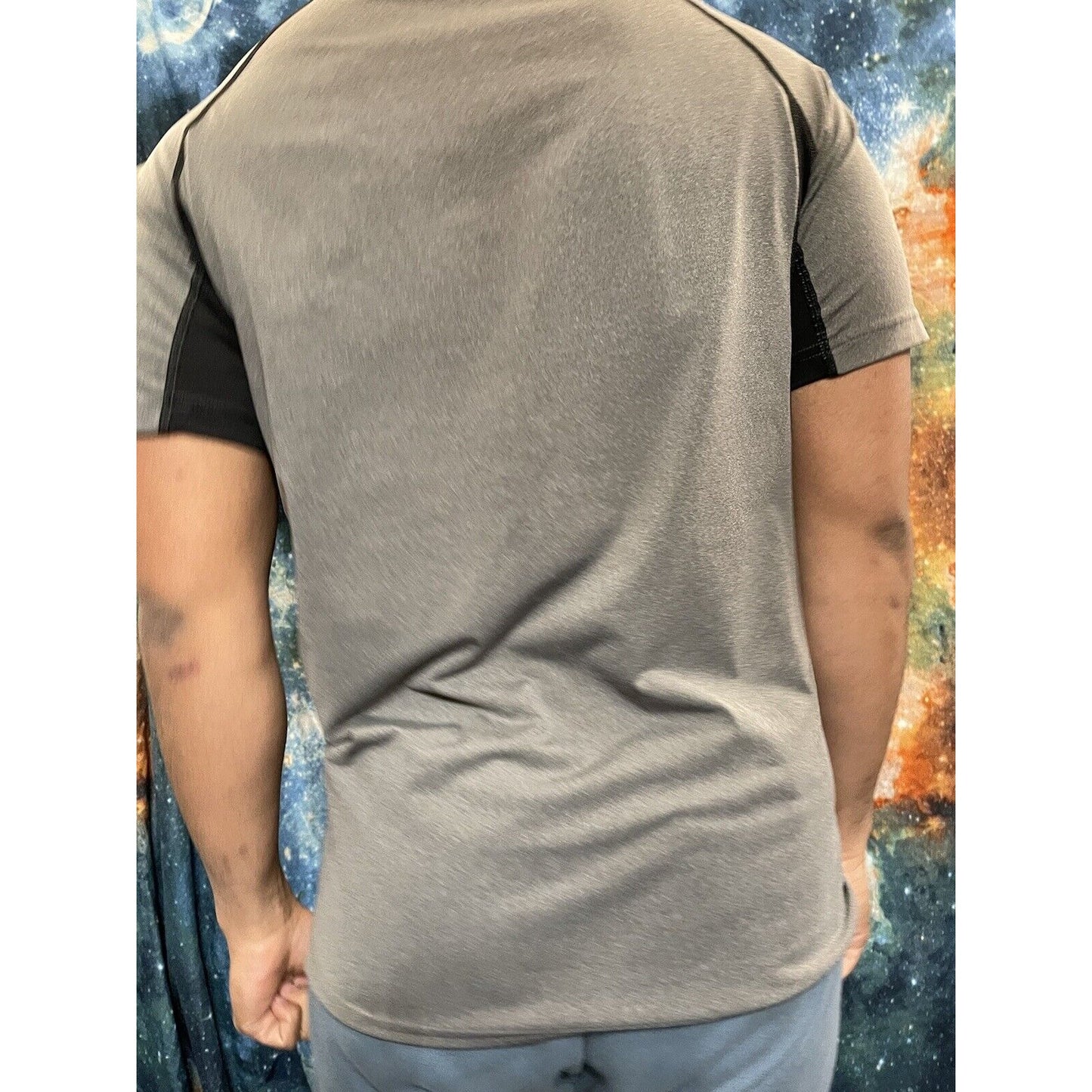 Men’s Gray and Black Adidas Large short sleeve athletic t-shirt