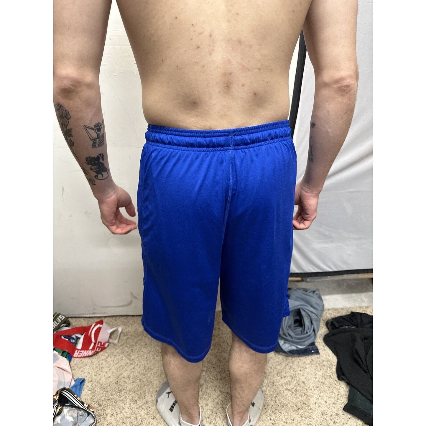 Men’s Medium Royal Blue Under Armour Athletic Shorts