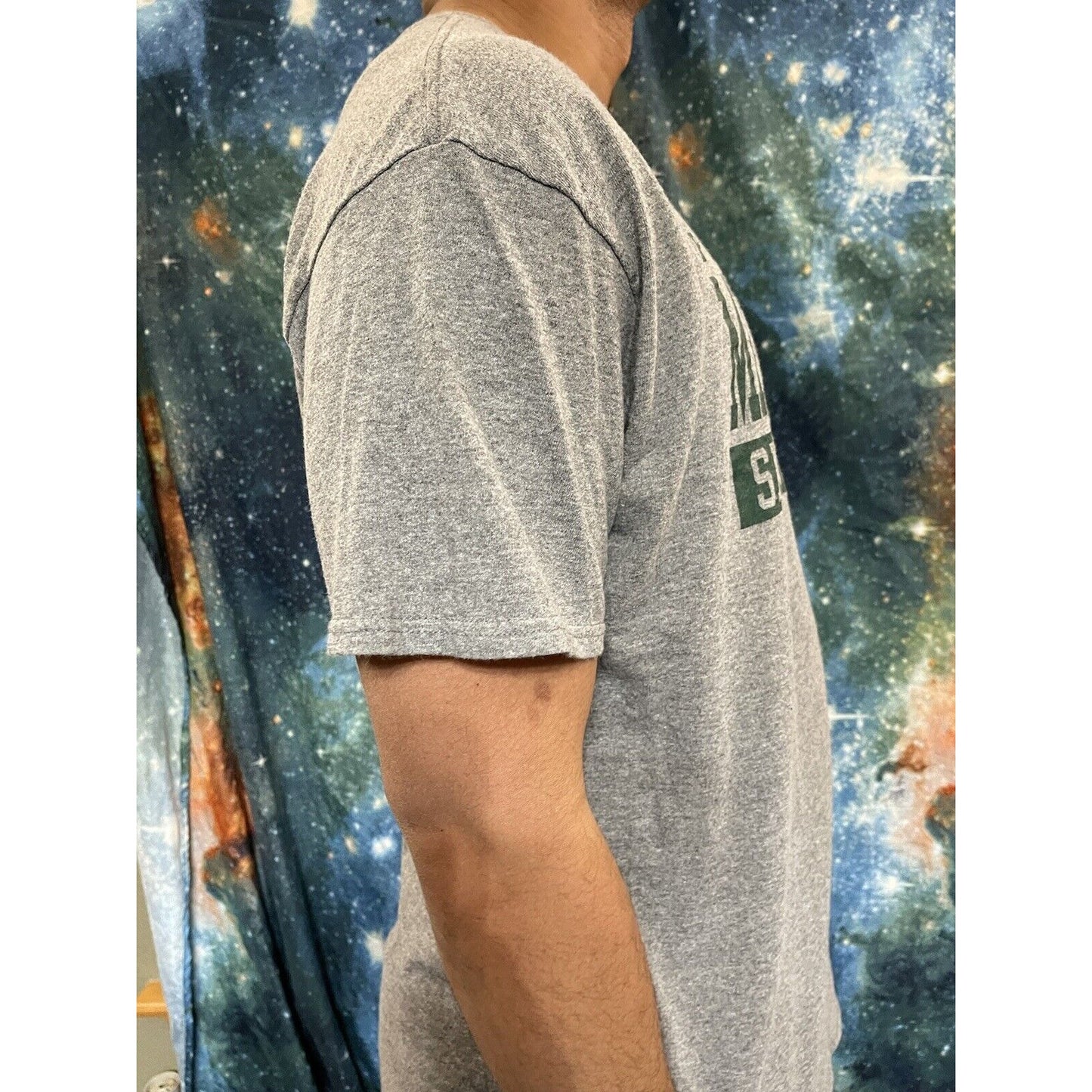Men’s large gray michigan state spartans t-shirt