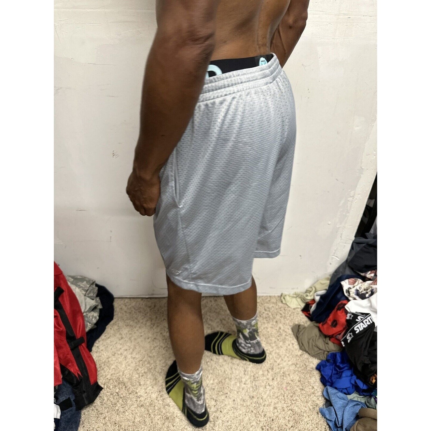 Men’s Gray Starter Medium Athletic Shorts With Pockets