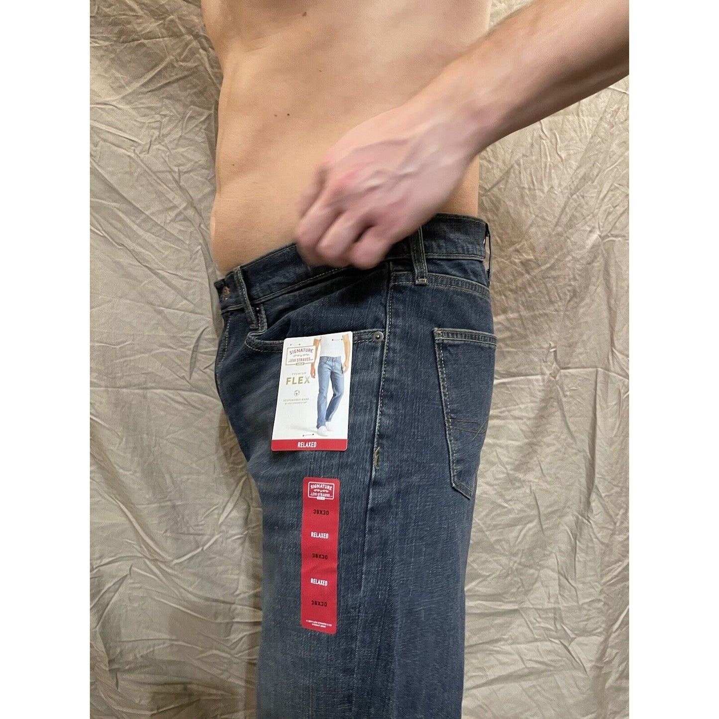 Men's Levis signature premium flex relaxed 38 x 30 jeans blue