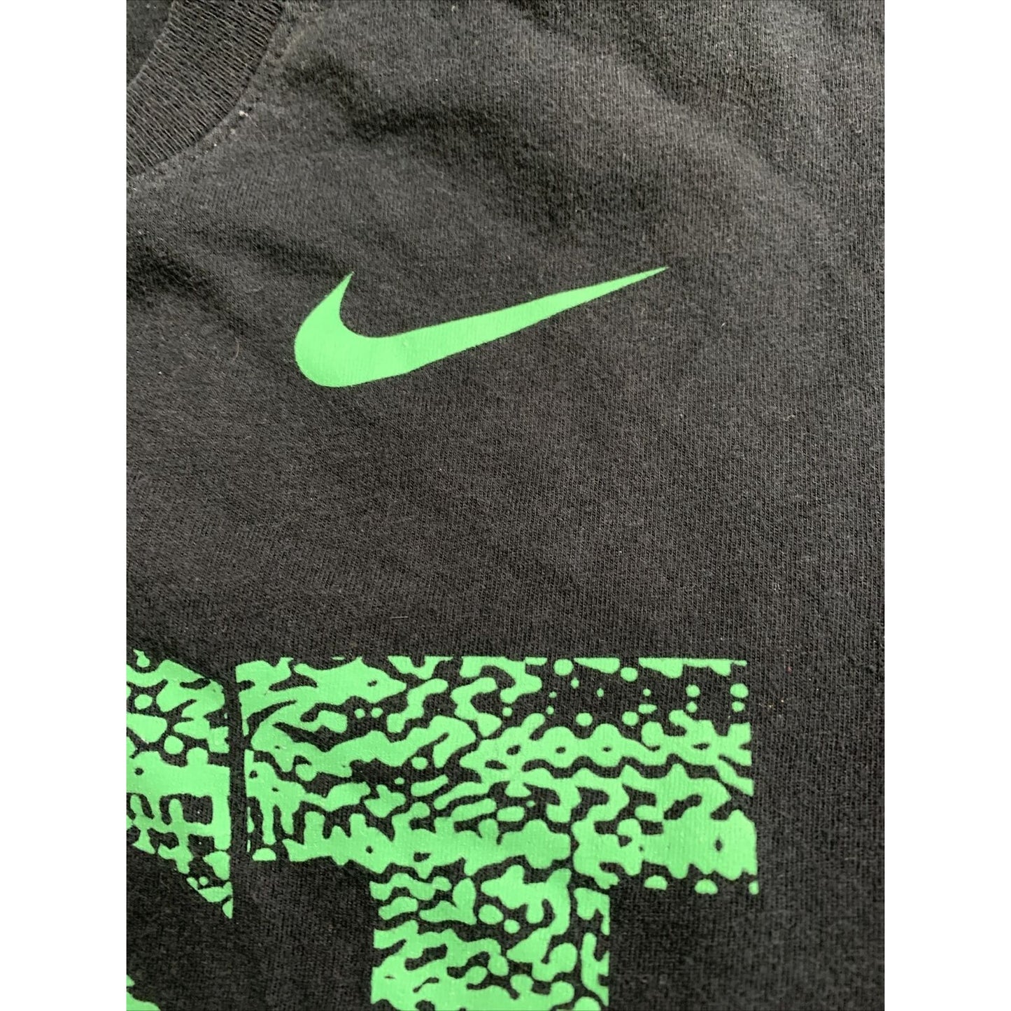 Black Nike Just Do It T-shirt Men’s Small Tiretread Print