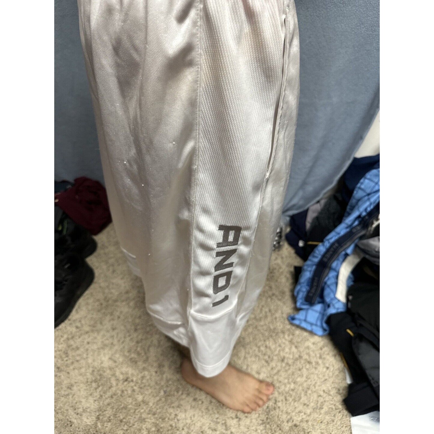Men’s White AND1 Medium Athletic Shorts With Pockets