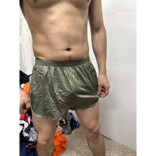 Men’s Medium Ranger Shorts Marines Olive Green Medium