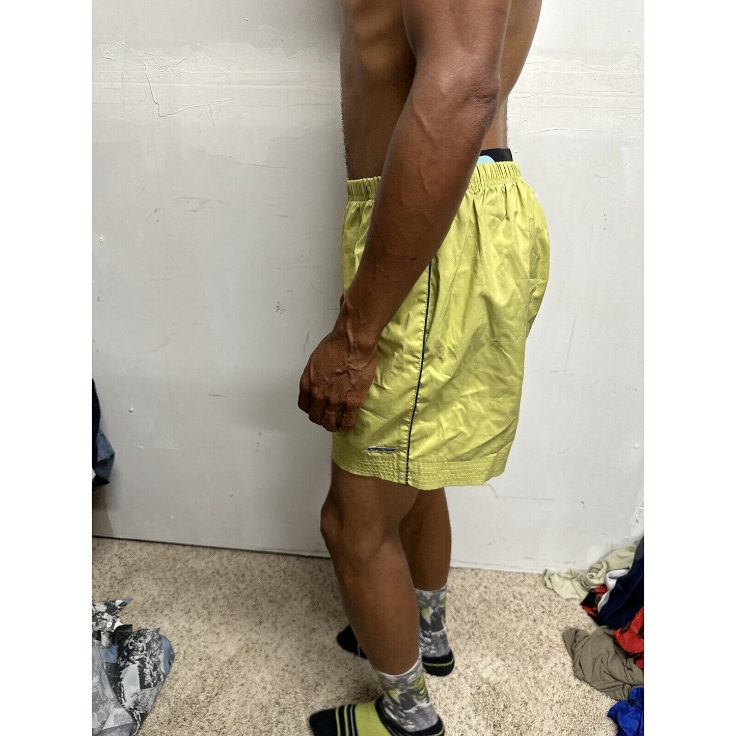 Men’s Large Yellow Reebok Shorts With Pockets