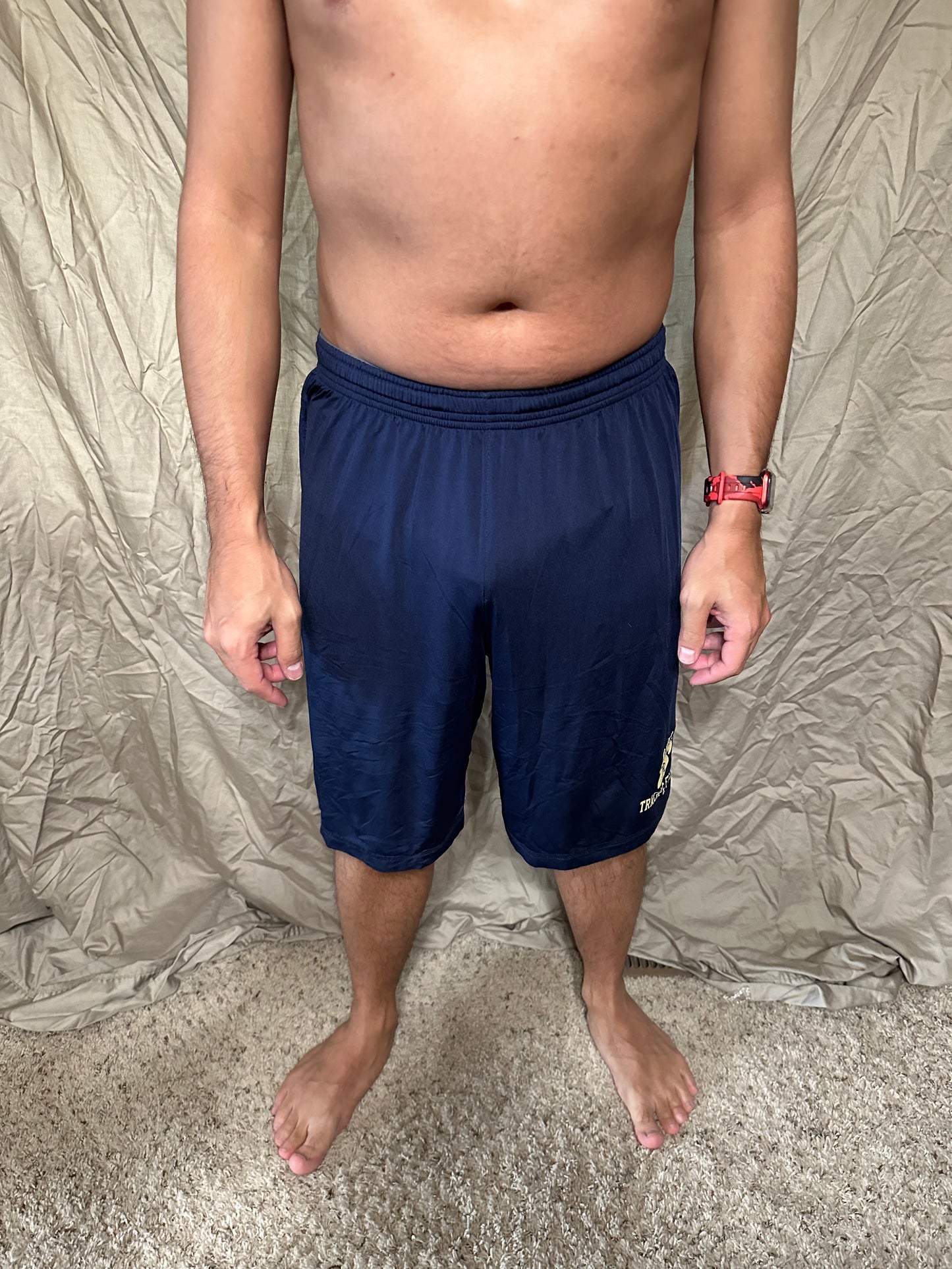 Men’s navy blue under armour heat gear loose shorts athletic no pockets rampart ridge high school track and field
