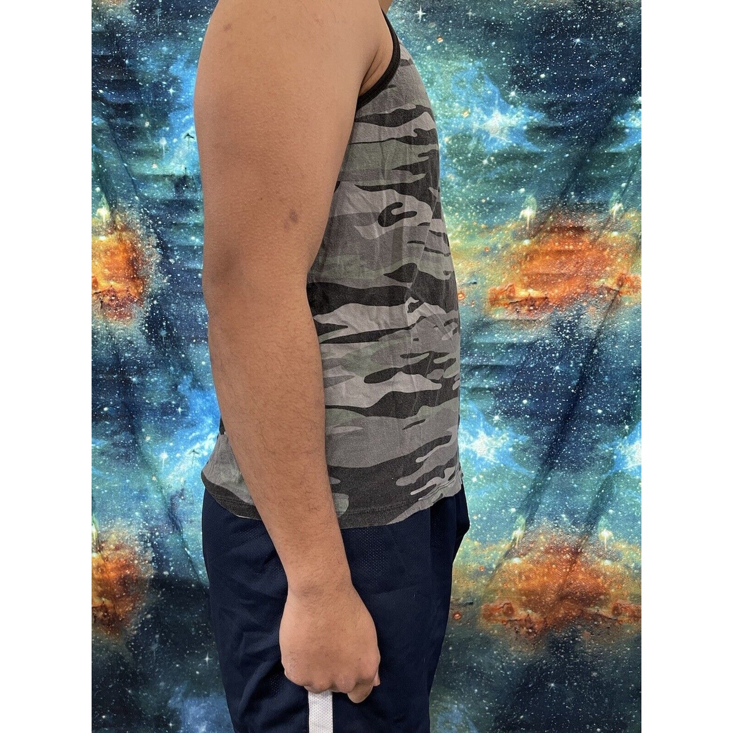 Men’s 21 Men medium camo muscle shirt