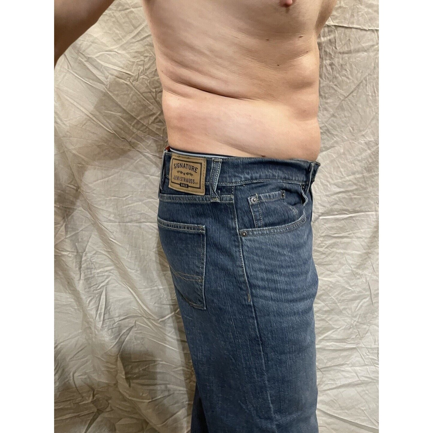 Men's Levis signature premium flex relaxed 38 x 30 jeans blue