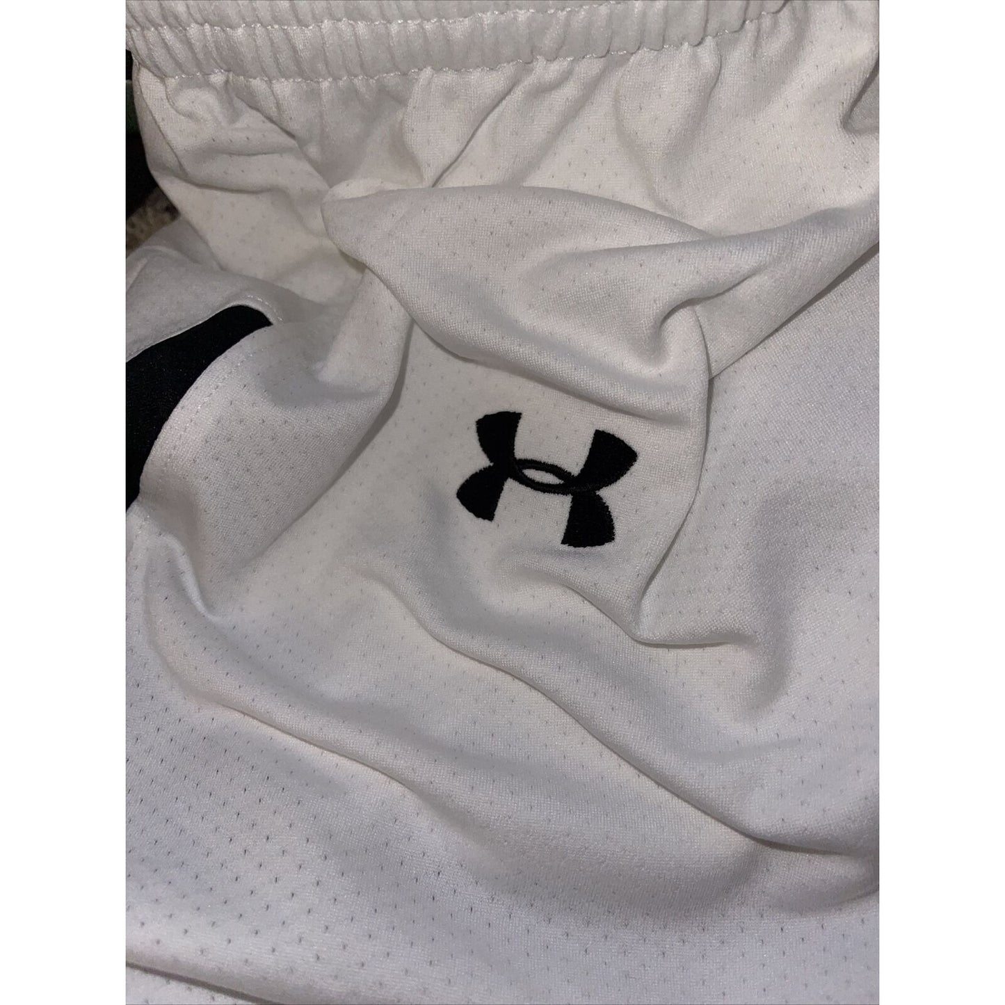 Boy's under armour Youth XL white and Black Lacrosse style shorts no pockets