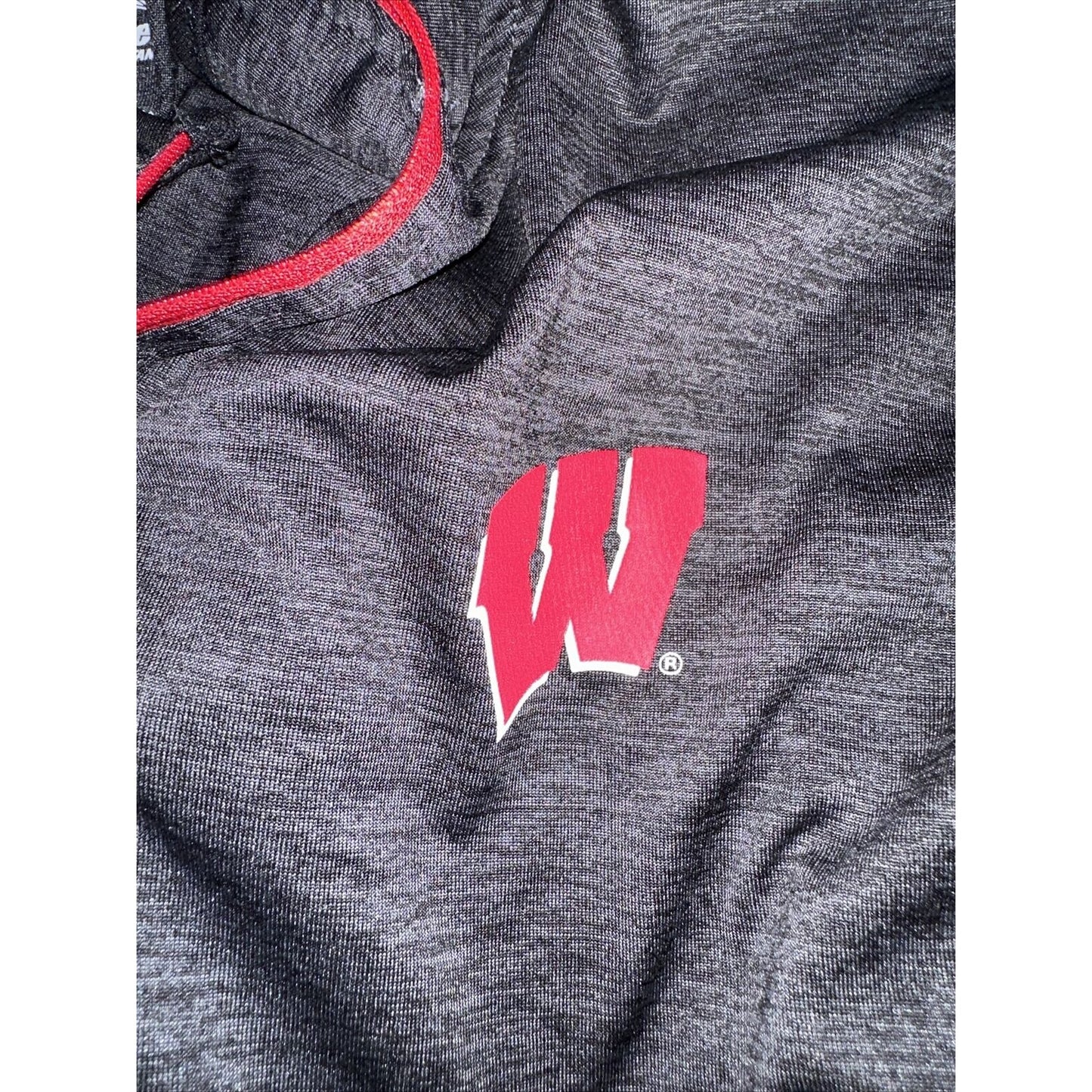 Men’s Gray University Of Wisconsin Colosseum Small 1/4 Zip Pullover Jacket