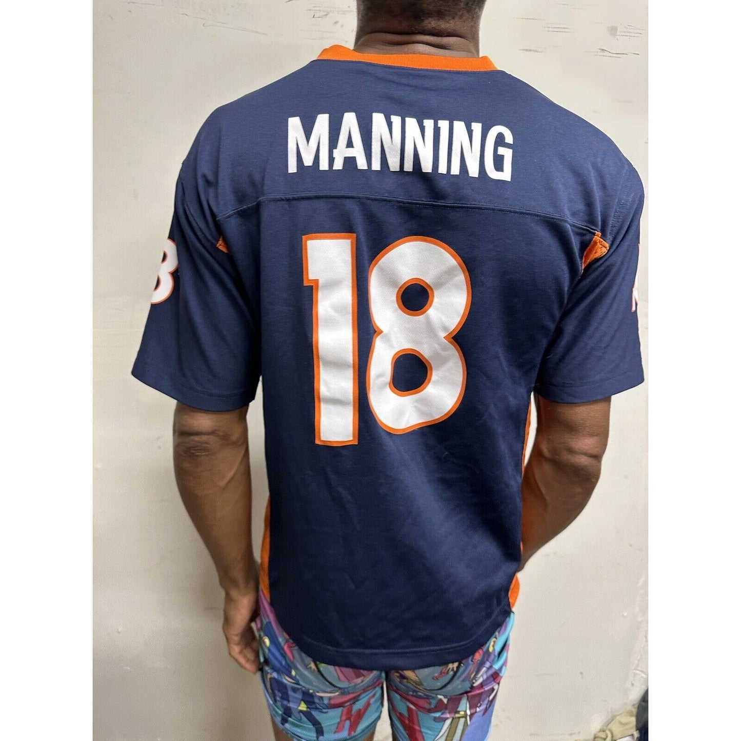 NFL Denver Broncos Peyton Manning 18 Kids Jersey Size Youth Large 14-16