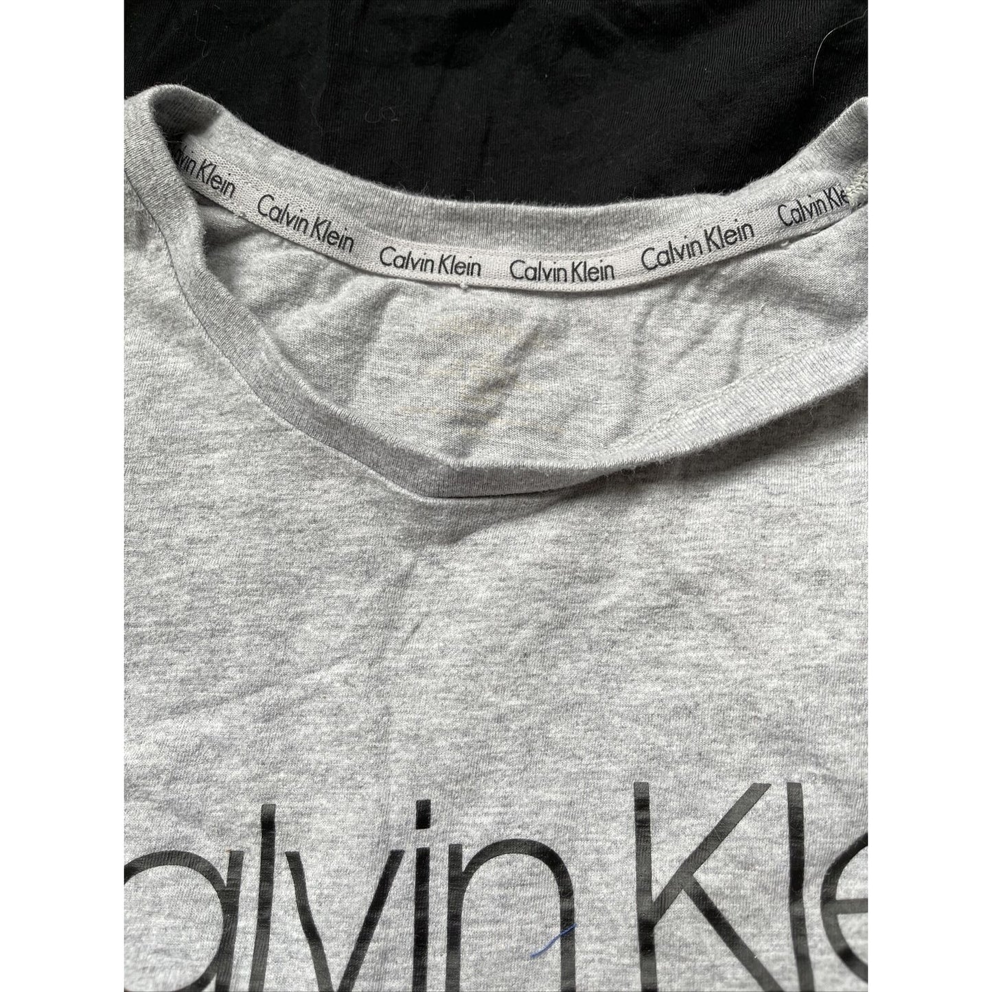 Men’s Black and Gray Calvin Klein small/medium tshirt short sleeve