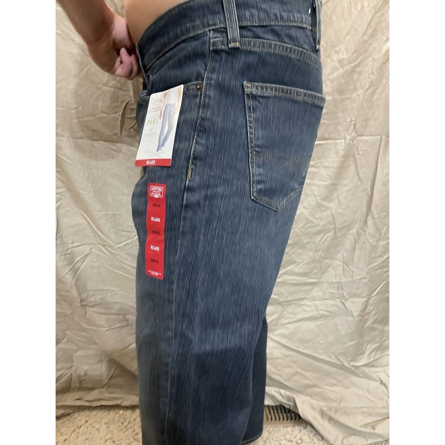 Men's Levis signature premium flex relaxed 38 x 30 jeans blue
