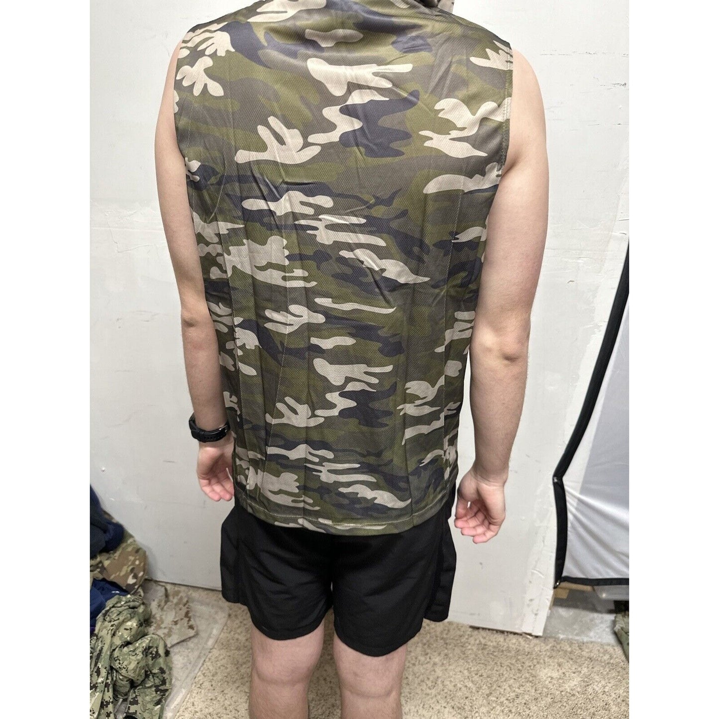 Men’s Green Camo Hoodie Polyester Sleeveless Pullover