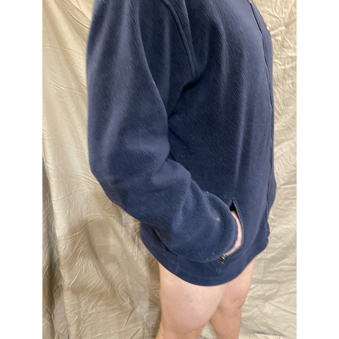 Men's full zip blue sweatshirt monterey bay california fits like a medium Gogo
