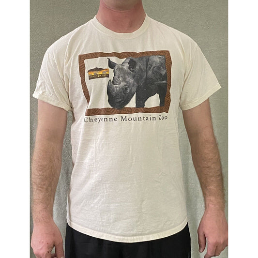 CHEYENNE MOUNTAIN ZOO Rhino Gildan Yellow Men’s Large Cotton Souvenir T-shirt