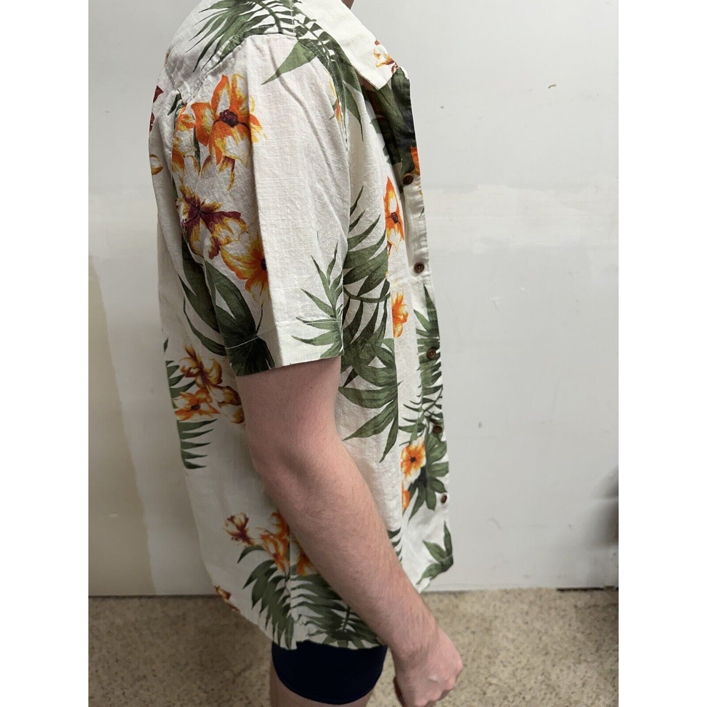 men’s button up aeropostale hawaiian short sleeve shirt medium