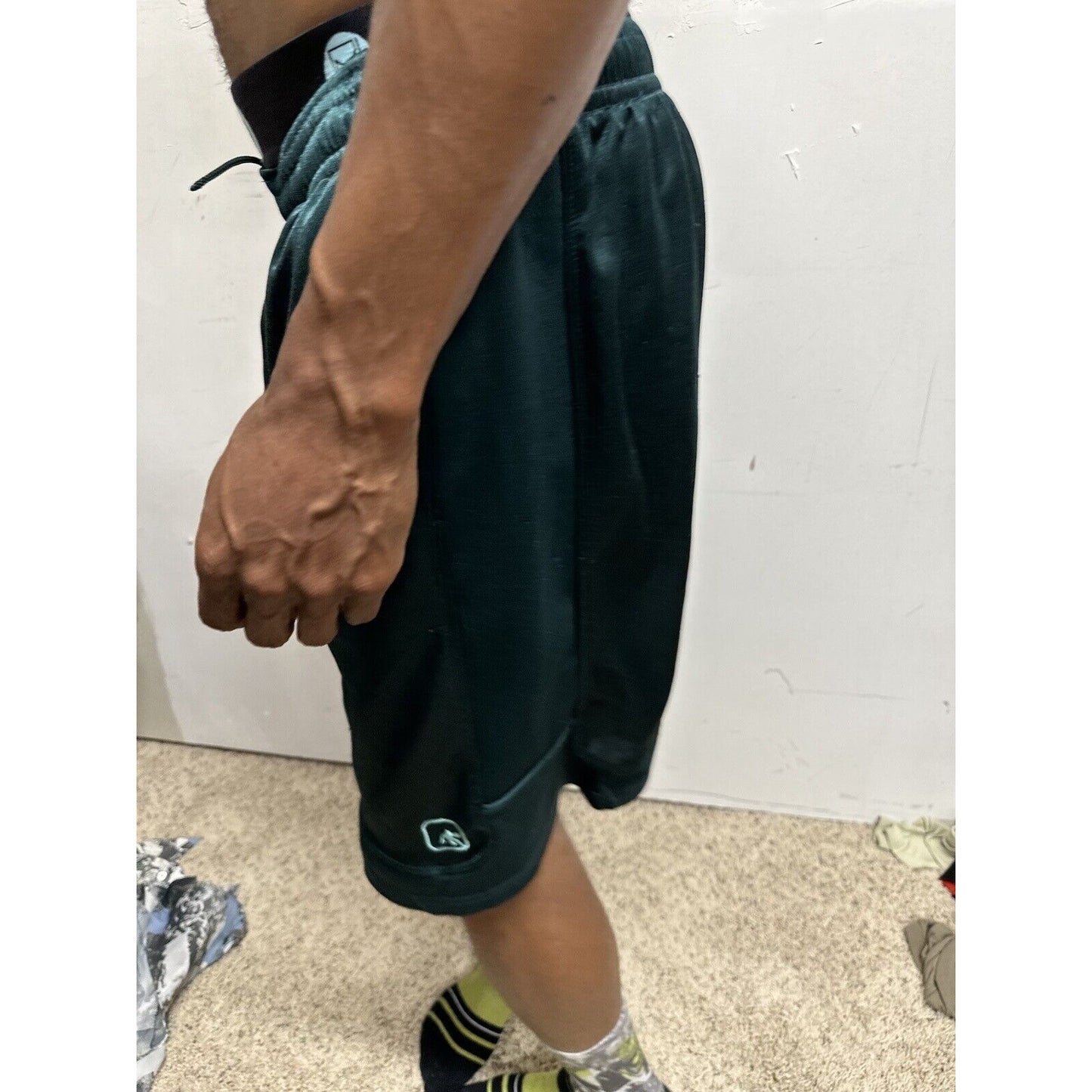 Men’s Green And1 Medium Athletic Shorts With Pockets