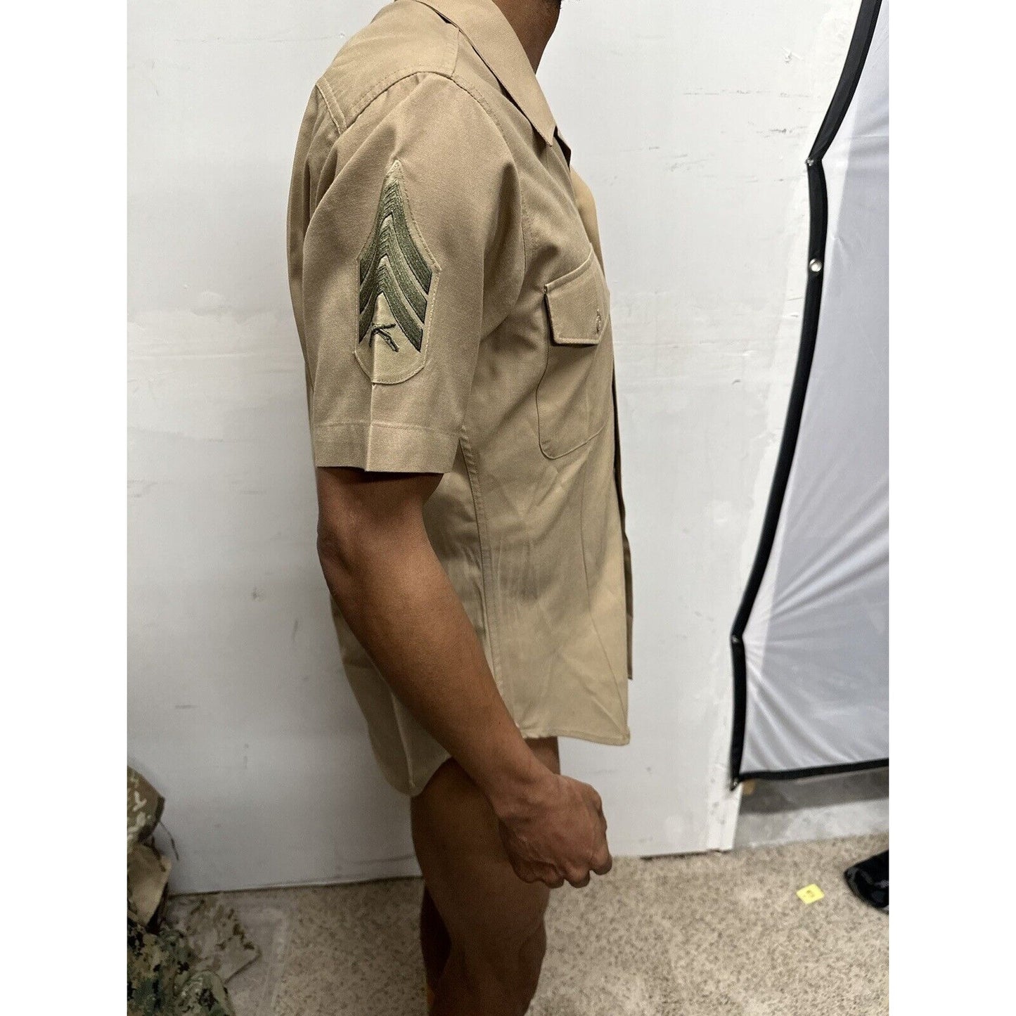Men’s USMC Marines Uniform Button Up Khaki Shirt Defense Logistics Size 15 Shirt