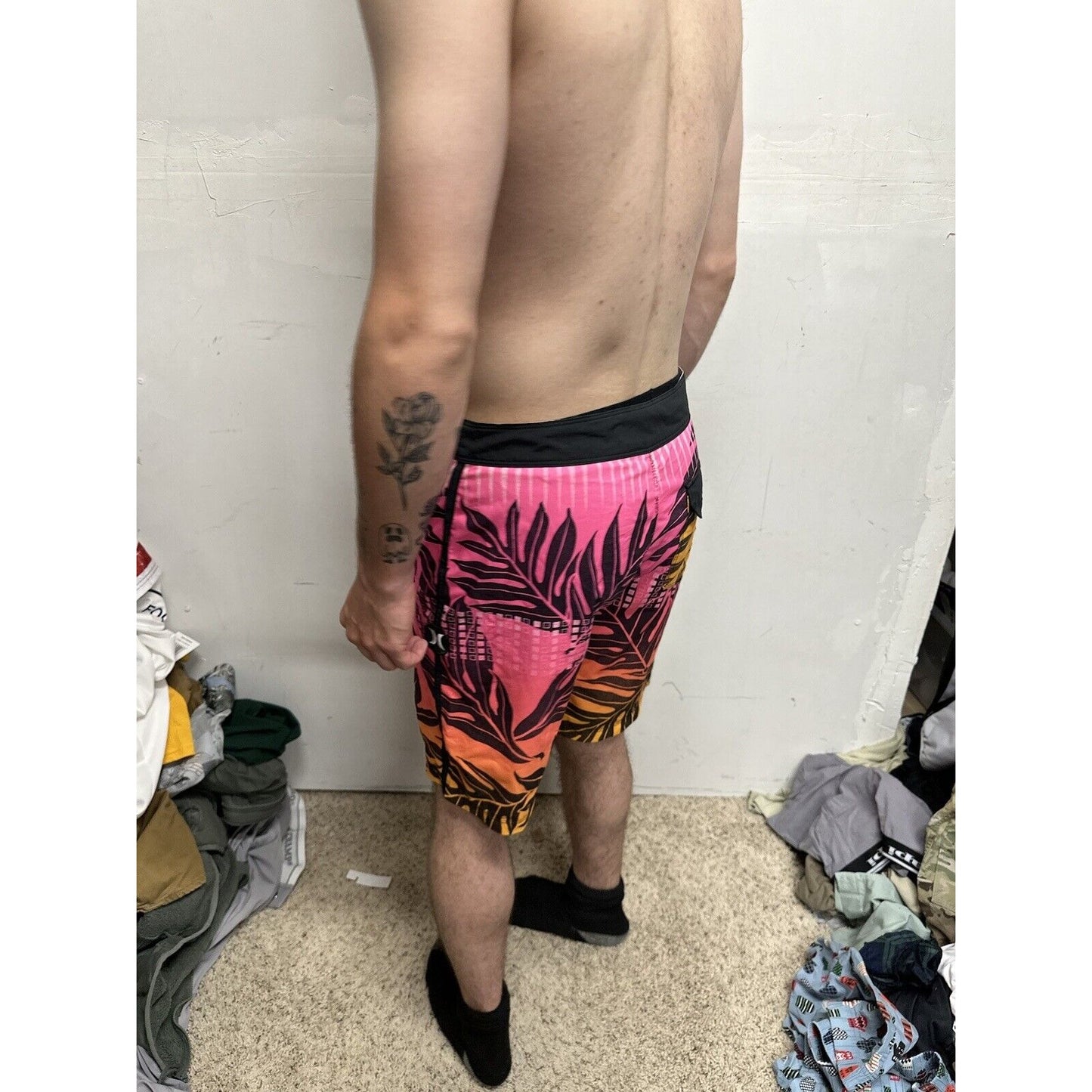 Men’s Hurley Tropical Swim Trunks Bathing Suit Size 29 Pink Orange Phantom