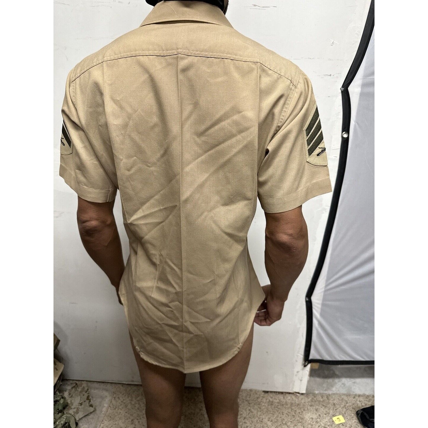 Men’s USMC Marines Uniform Button Up Khaki Shirt Defense Logistics Size 15 Shirt